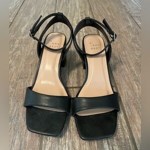 A NEW DAY Shannon square toe sandals 2.5 block heel black size 6 EUC